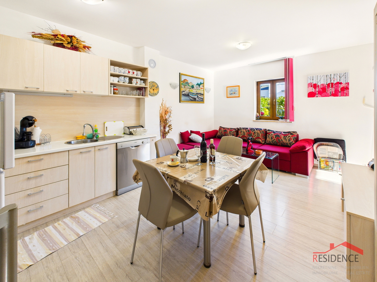 Vendita esclusiva di un appartamento con giardino a Banjole - Volme