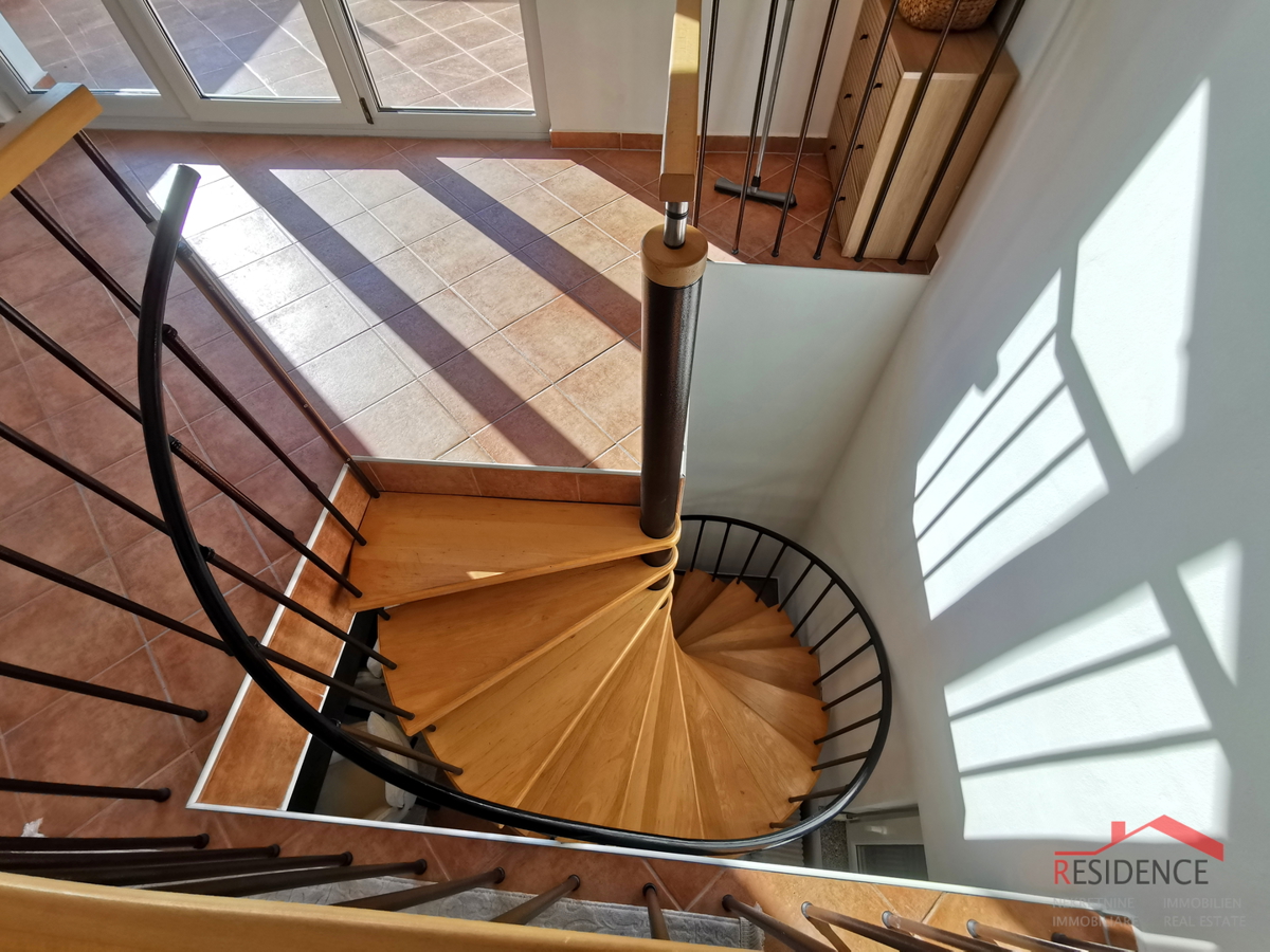 Medolino, centro, casa con 2 appartamenti, giardino, vista mare