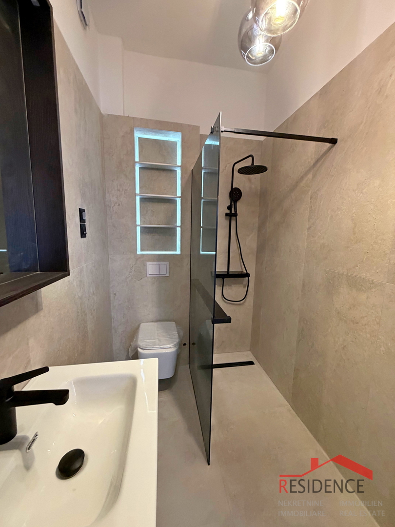 Medolino, centro, casa con 2 appartamenti, giardino, vista mare