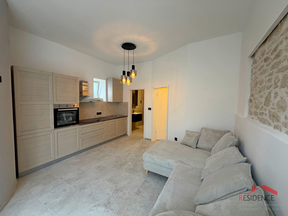 Medolino, centro, casa con 2 appartamenti, giardino, vista mare