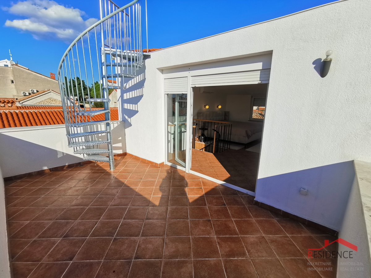 Medolino, centro, casa con 2 appartamenti, giardino, vista mare