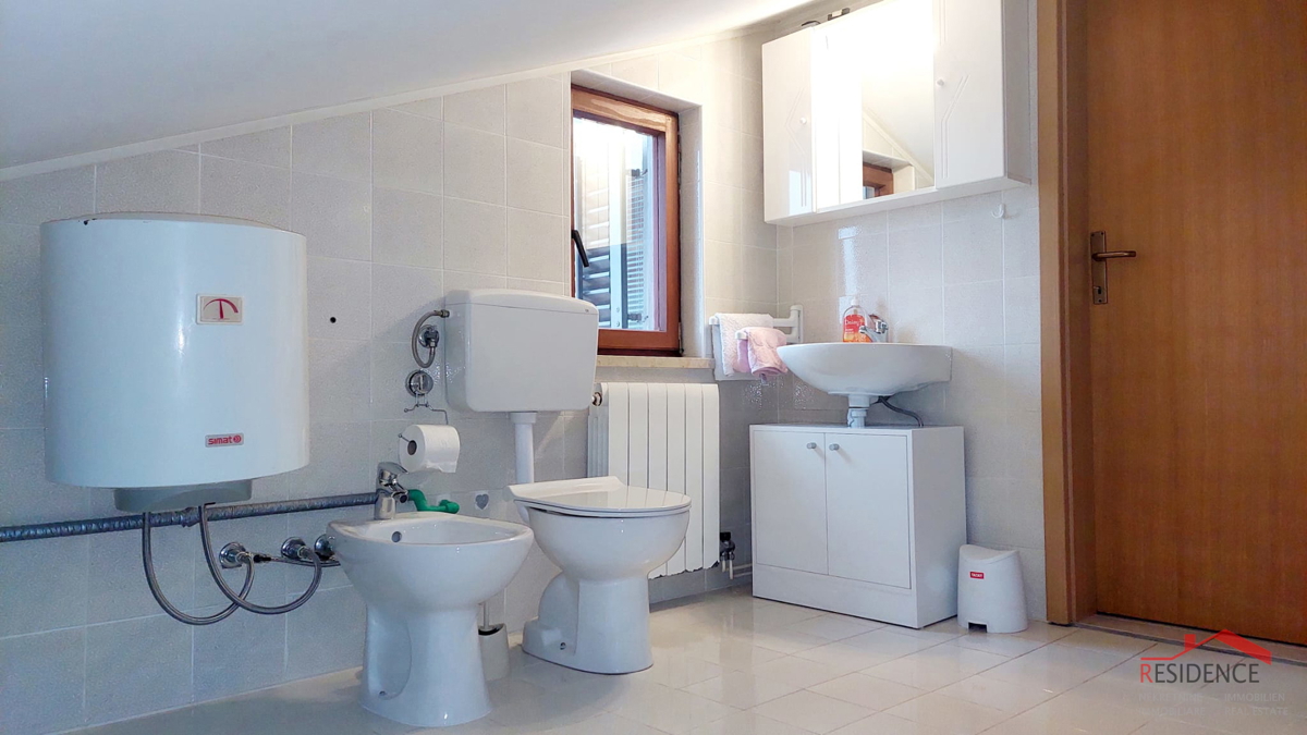 Appartamento a Štinjan con vista mare