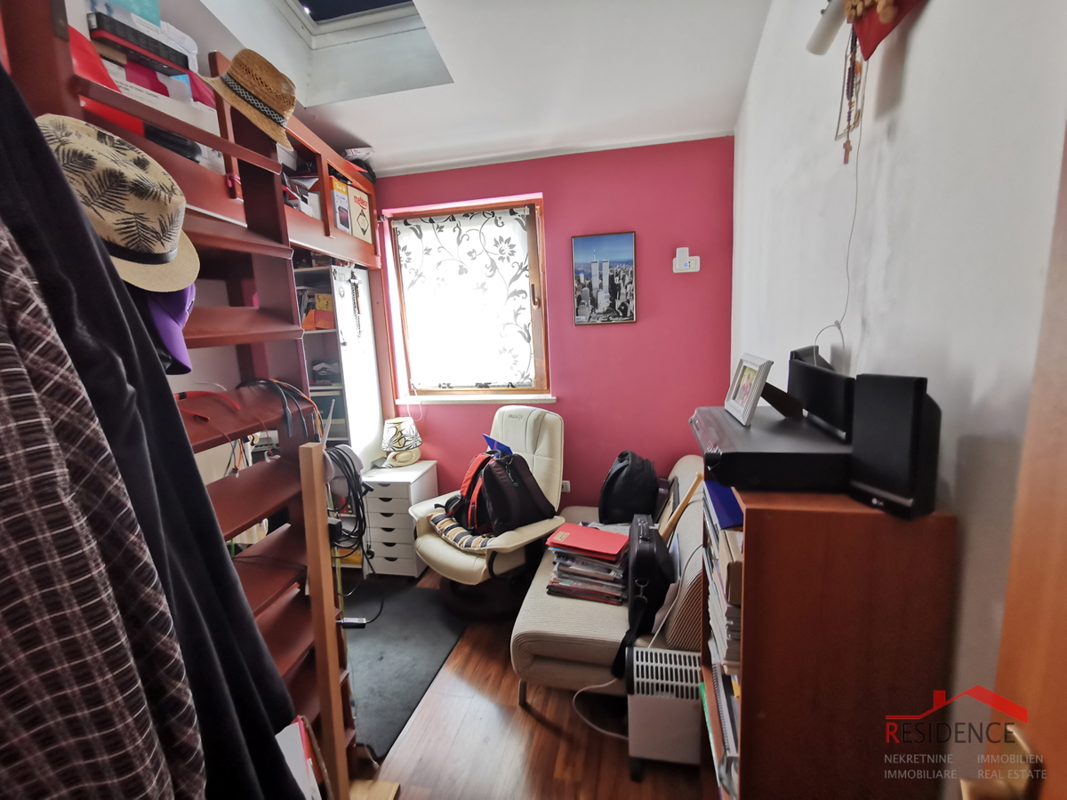 Pomer, casa familiare vicino al mare e ad Aci marina