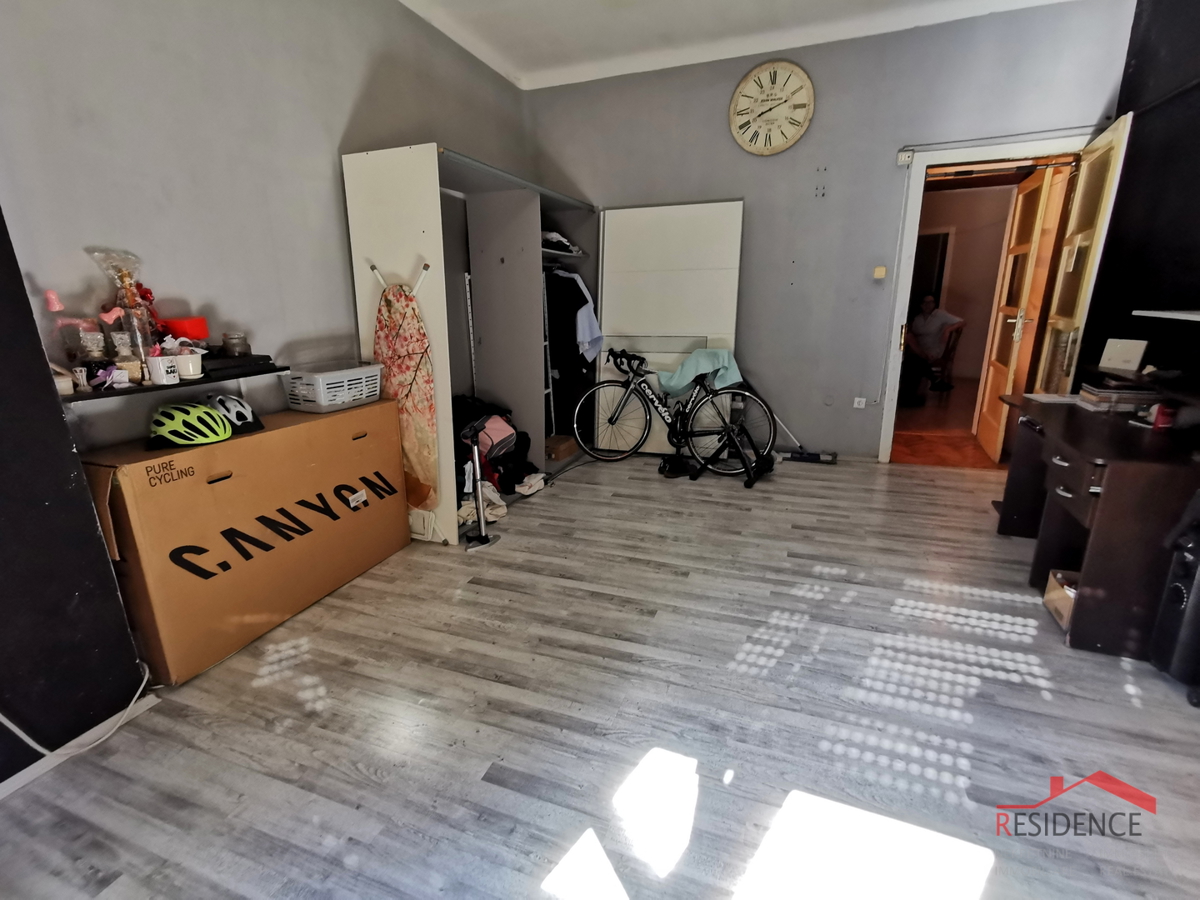 Pola, centro, appartamento con 4 camere da letto, terrazza