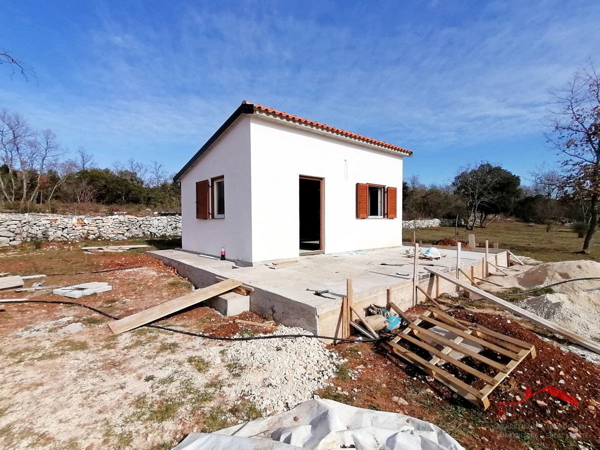 ROVIGNO, ŠPANIDIGA, CASA CON TERRENO AGRICOLO