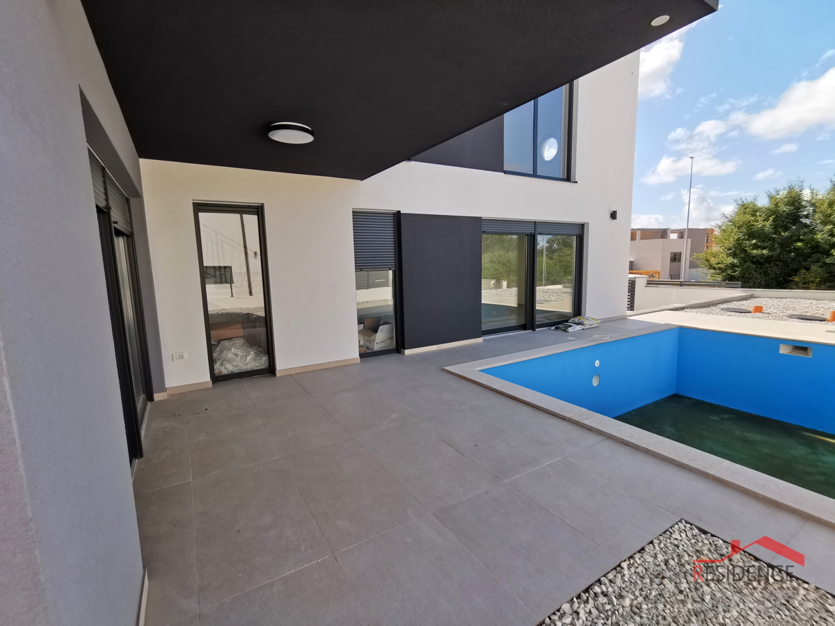 Ližnjan, moderna casa bifamiliare con piscina