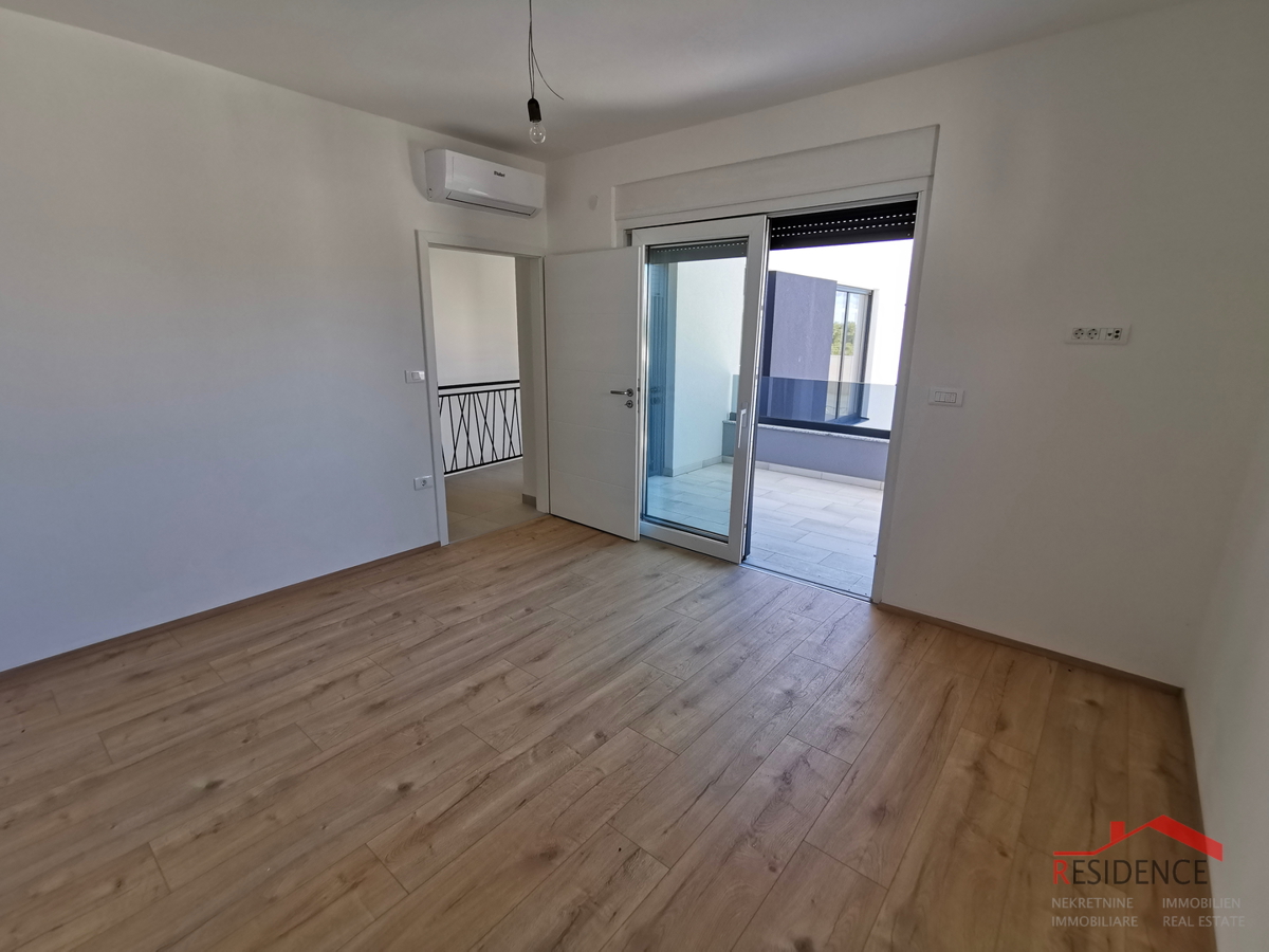 Ližnjan, moderna casa bifamiliare con piscina