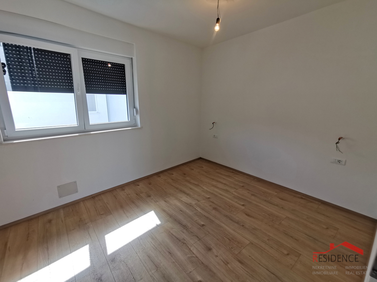 Ližnjan, moderna casa bifamiliare con piscina