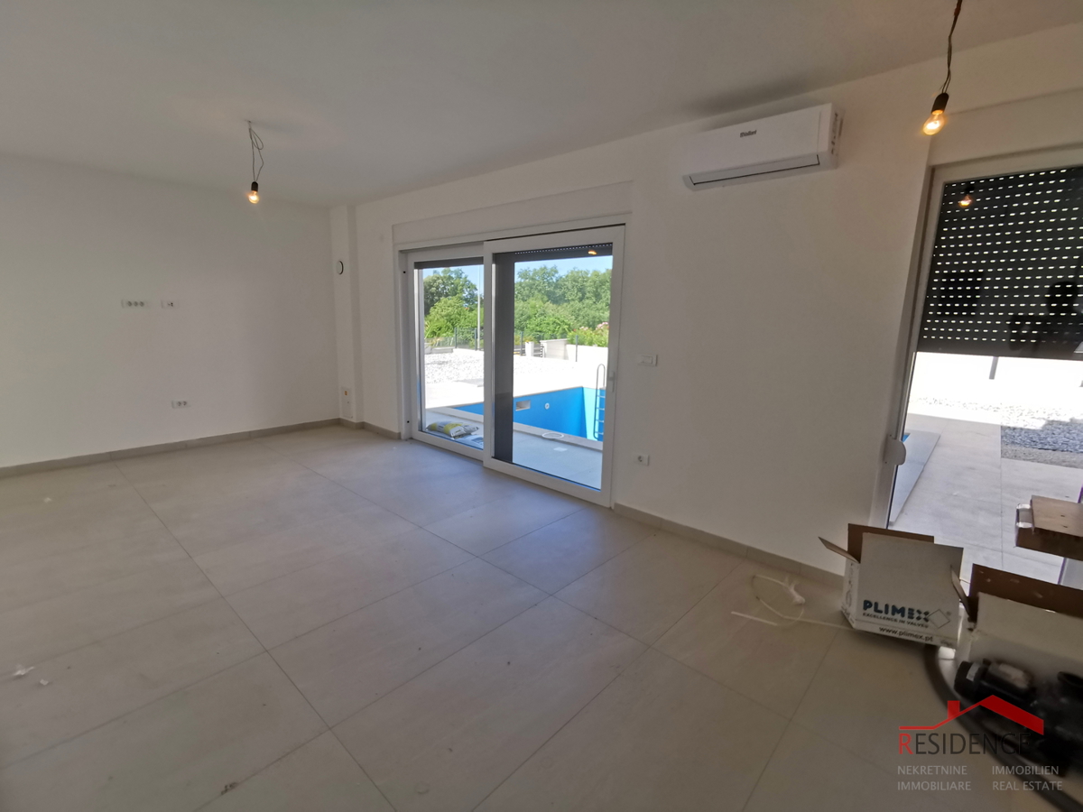 Ližnjan, moderna casa bifamiliare con piscina