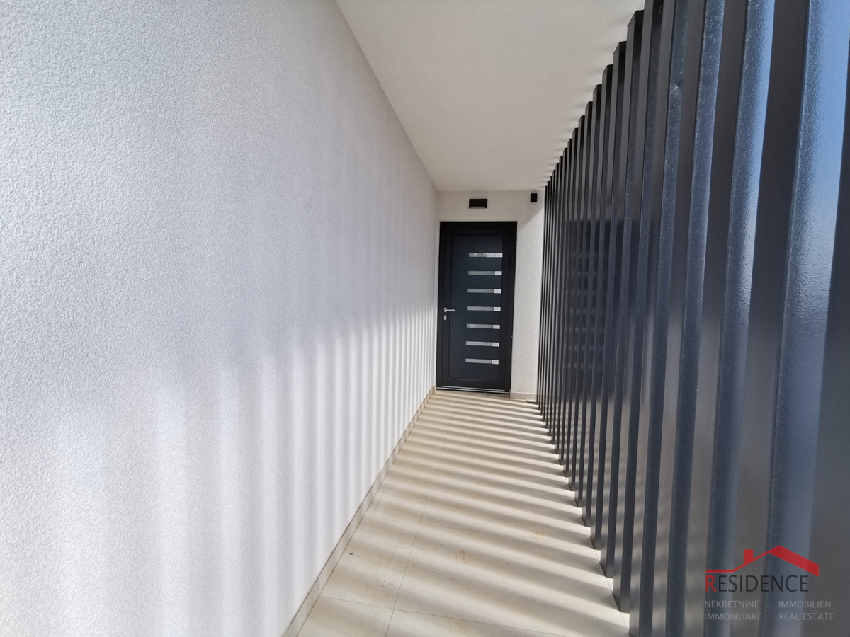 Ližnjan, moderna casa bifamiliare con piscina