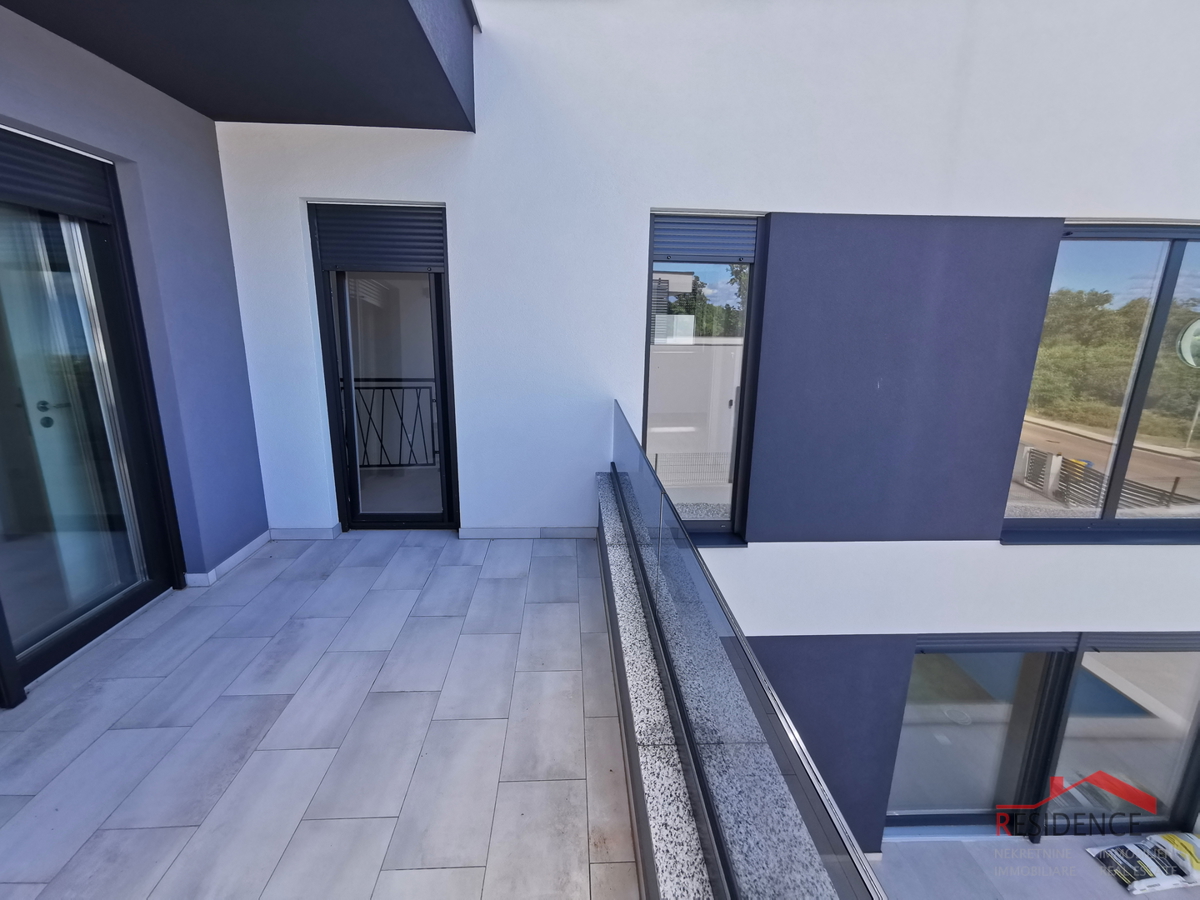 Ližnjan, moderna casa bifamiliare con piscina