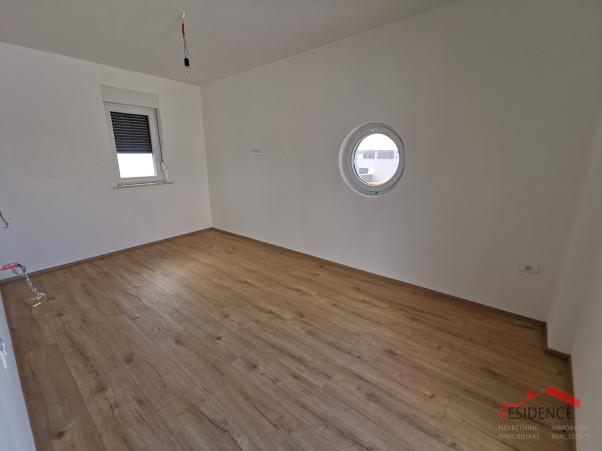 Ližnjan, moderna casa bifamiliare con piscina