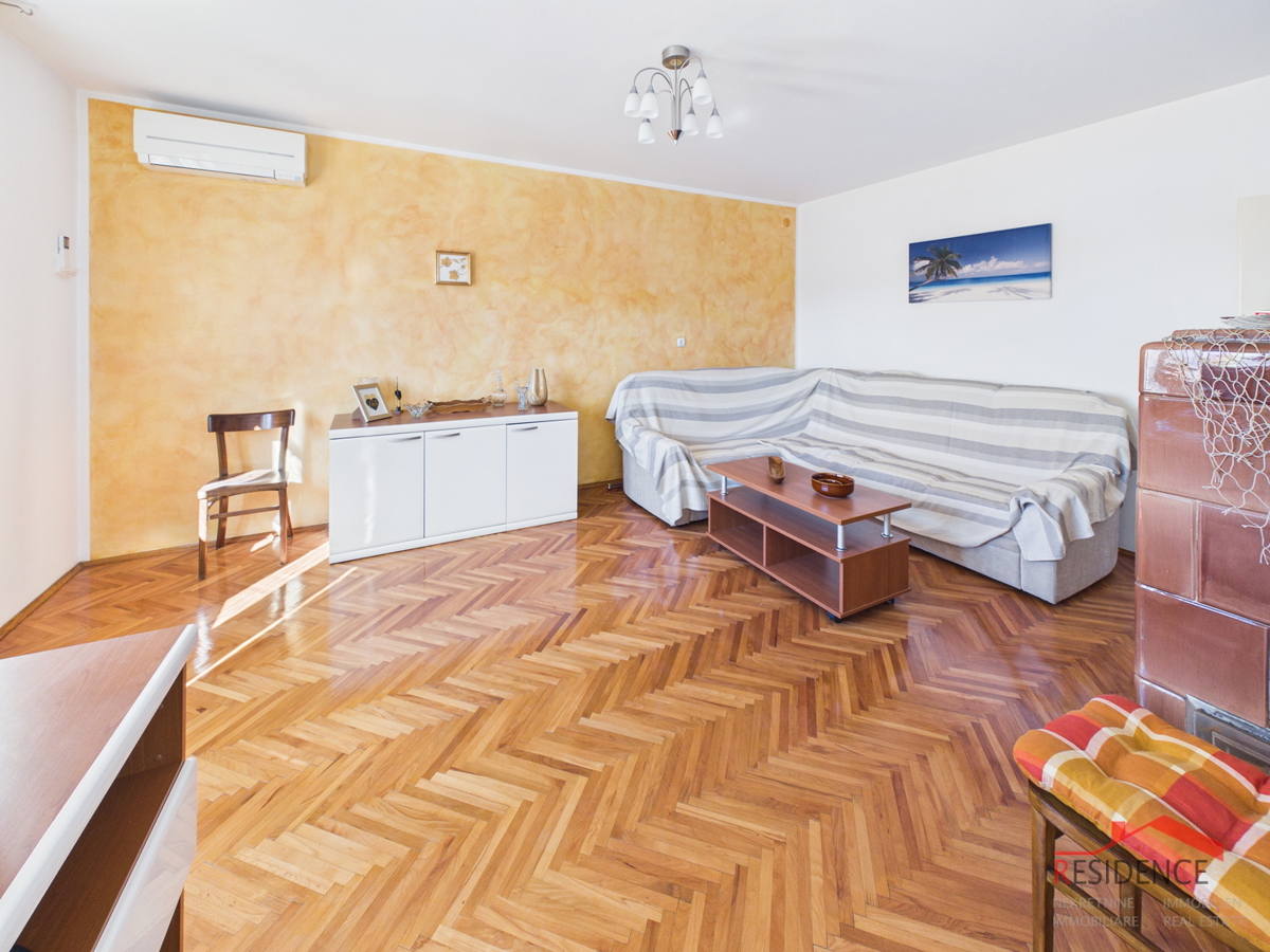 Pola, Kaštanjer, appartamento al 2° piano