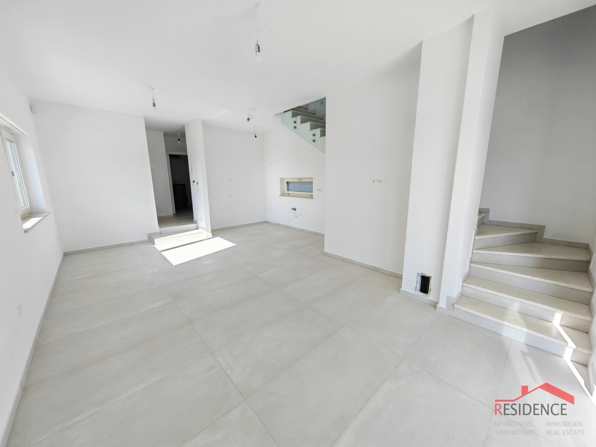 Ližnjan, nuova villa con piscina e vista mare