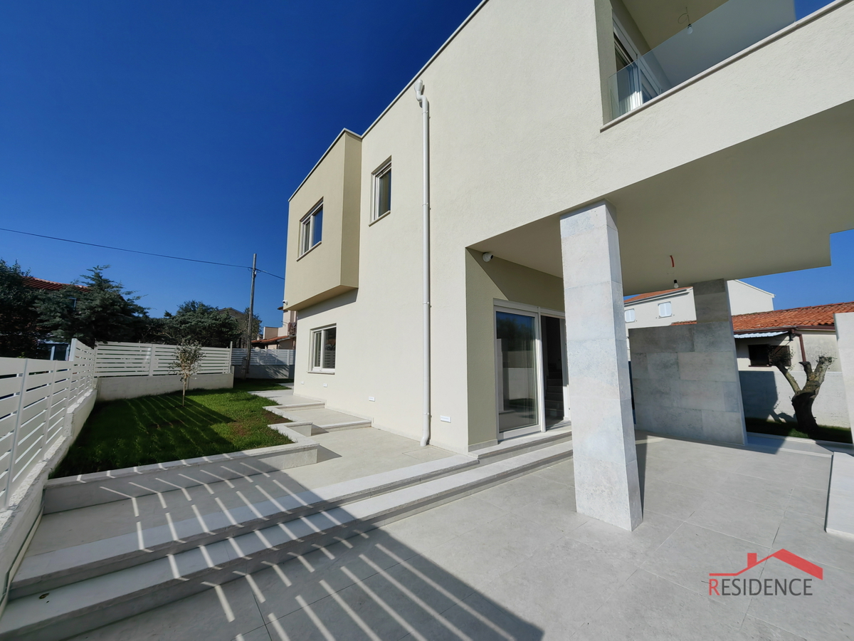 Ližnjan, nuova villa con piscina e vista mare