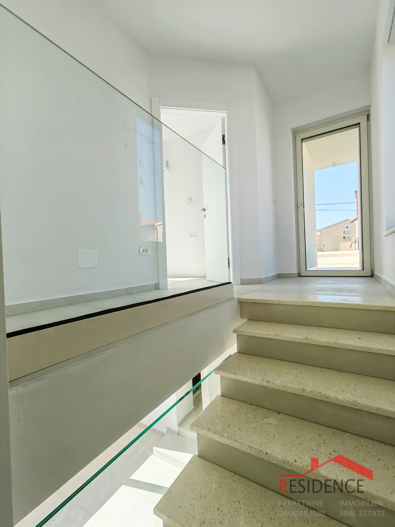 Ližnjan, nuova villa con piscina e vista mare