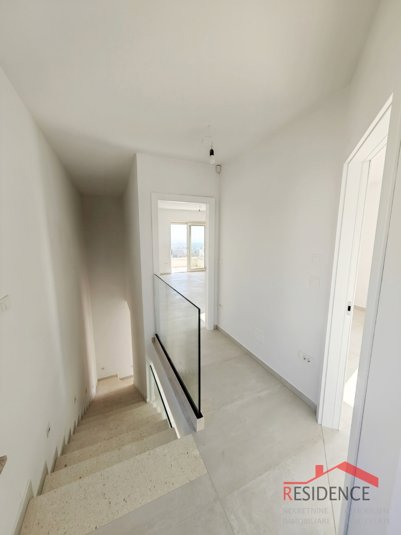 Ližnjan, nuova villa con piscina e vista mare