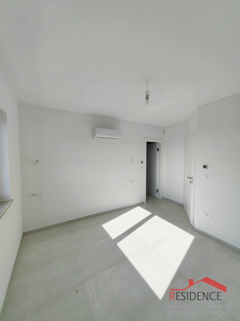 Ližnjan, nuova villa con piscina e vista mare