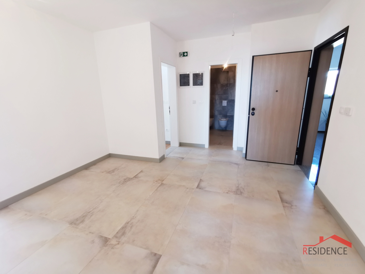 Banjole - Volme, nuovo appartamento al primo piano, Posti per Auto