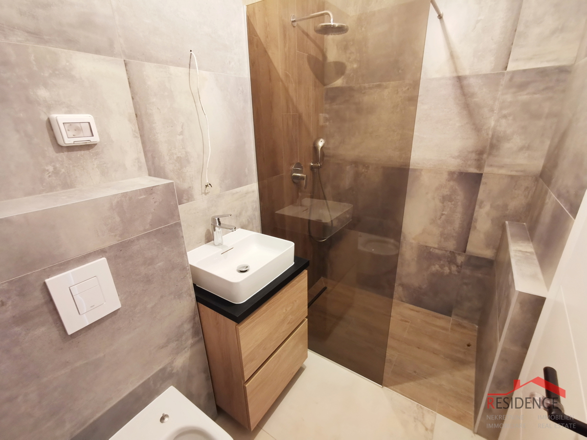 Banjole - Volme, nuovo appartamento al primo piano, Posti per Auto