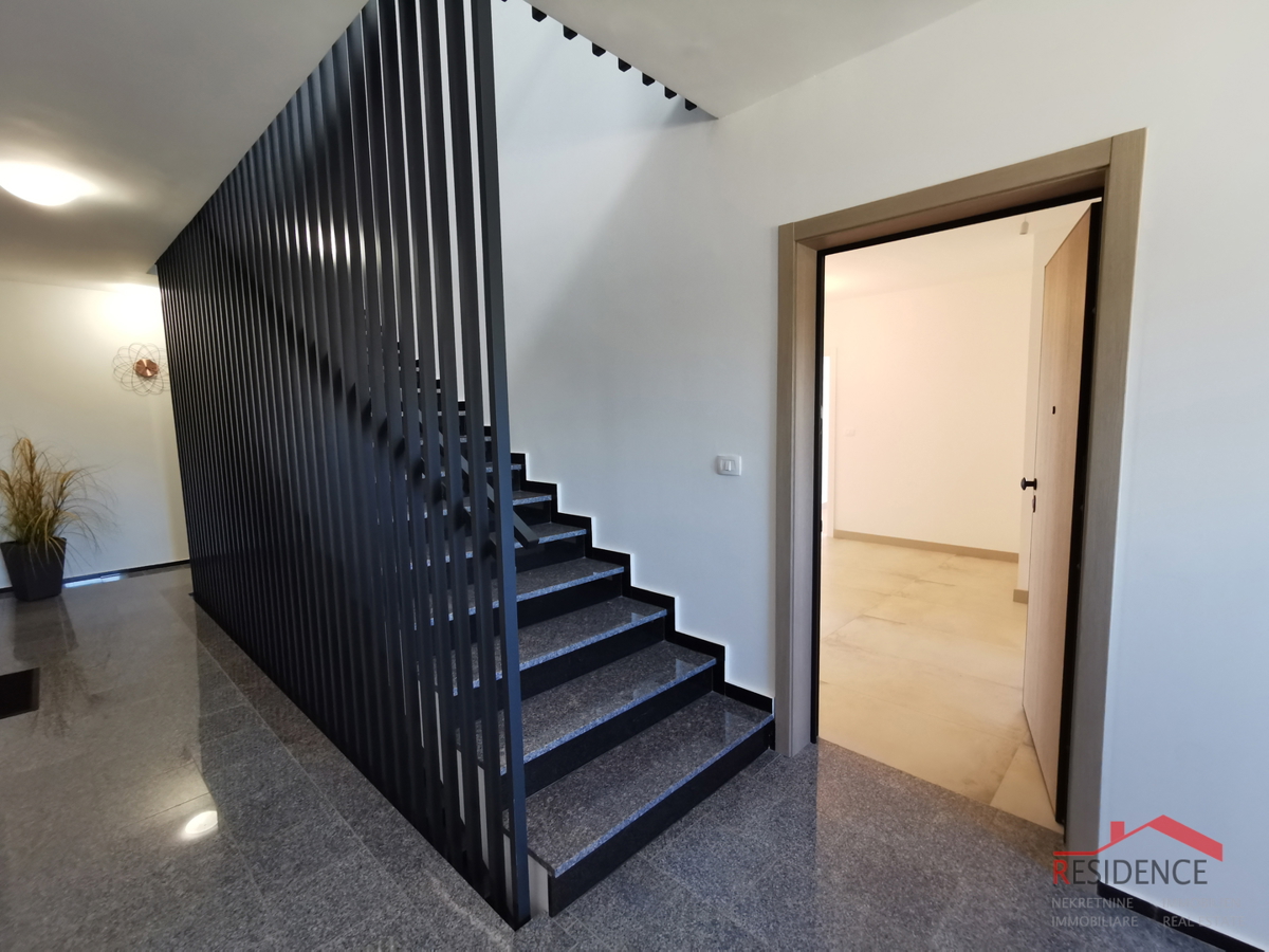 Banjole - Volme, nuovo appartamento al primo piano, Posti per Auto