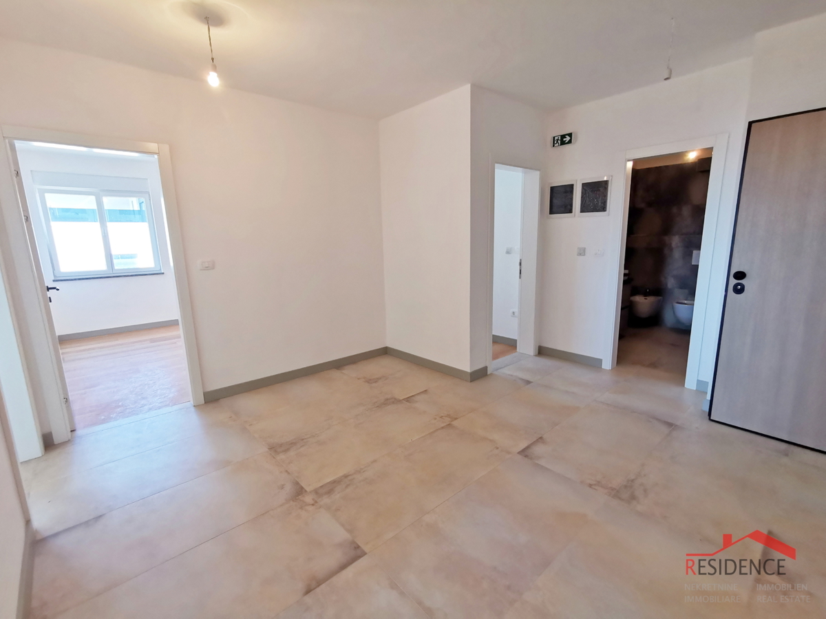 Banjole - Volme, nuovo appartamento al primo piano, Posti per Auto