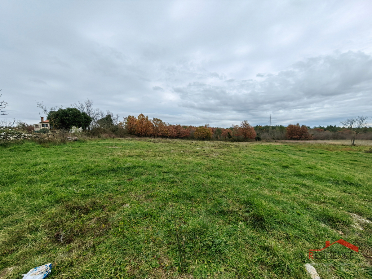 Divšići, terreno edificabile e agricolo