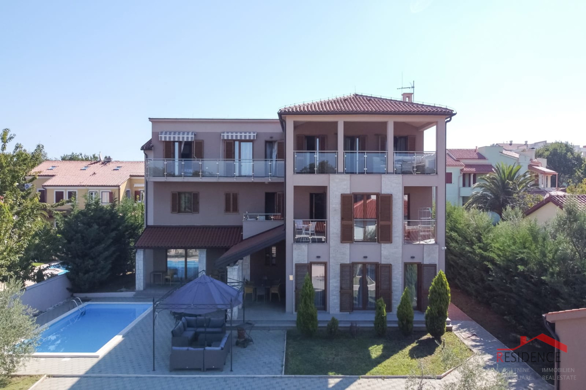 Banjole-Volme, bella casa con piscina