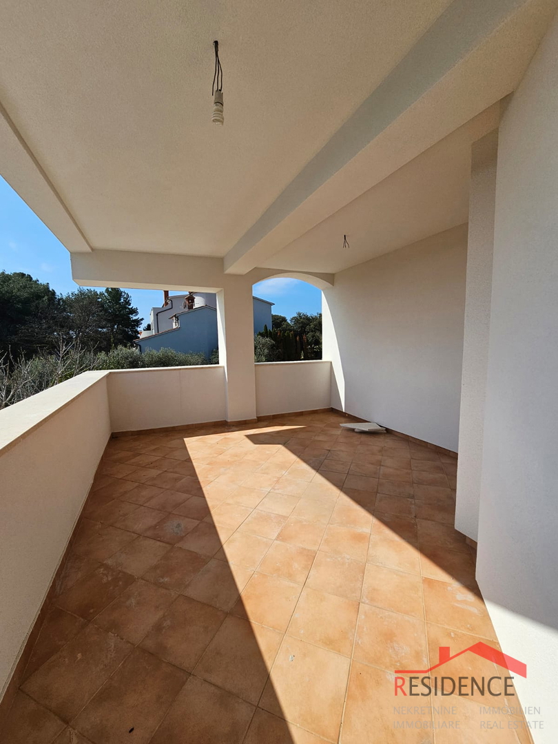 Banjole, una casa con tre appartamenti e vista mare