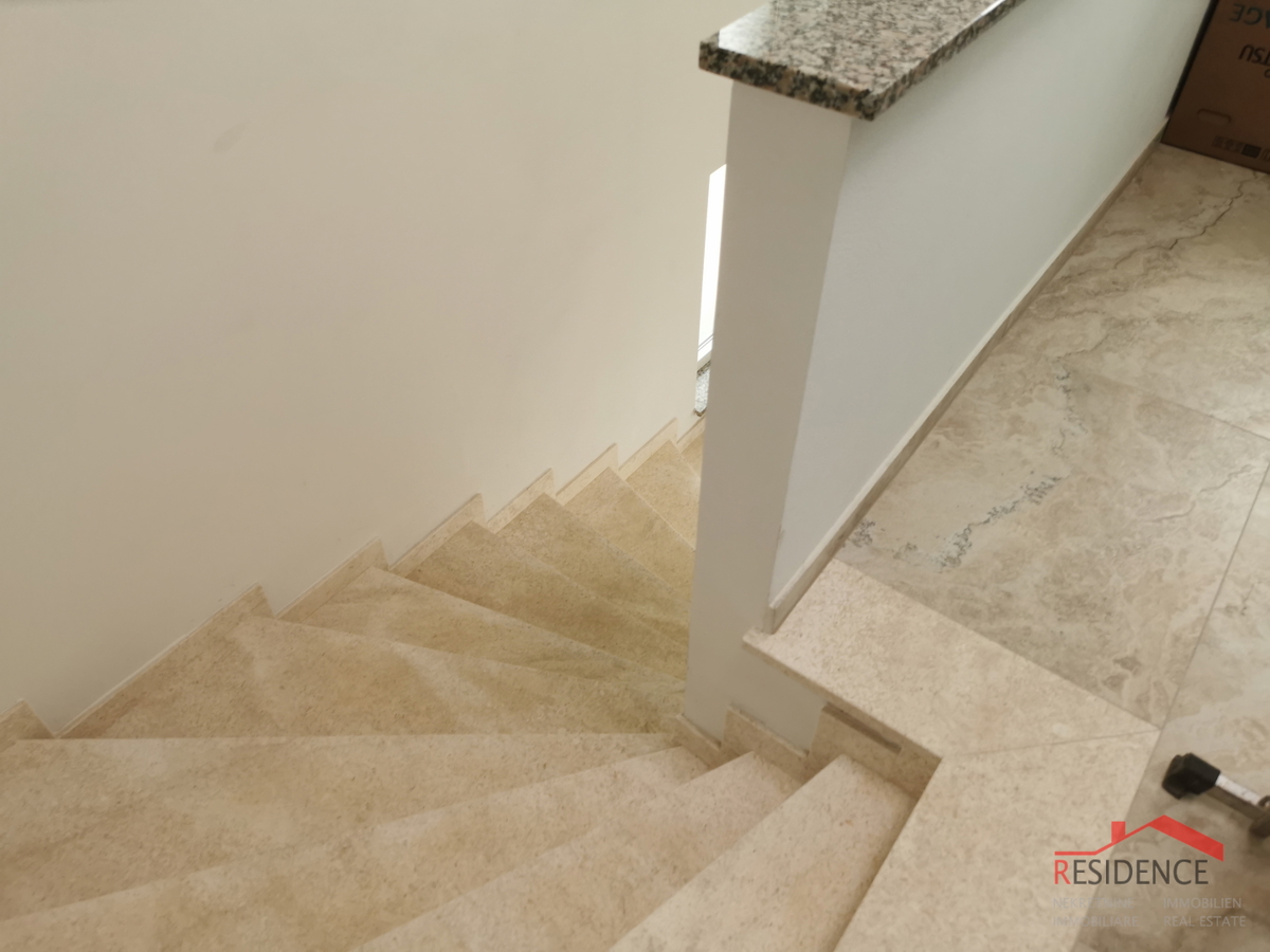 Medolino, casa indipendente con 3 appartamenti, vista mare