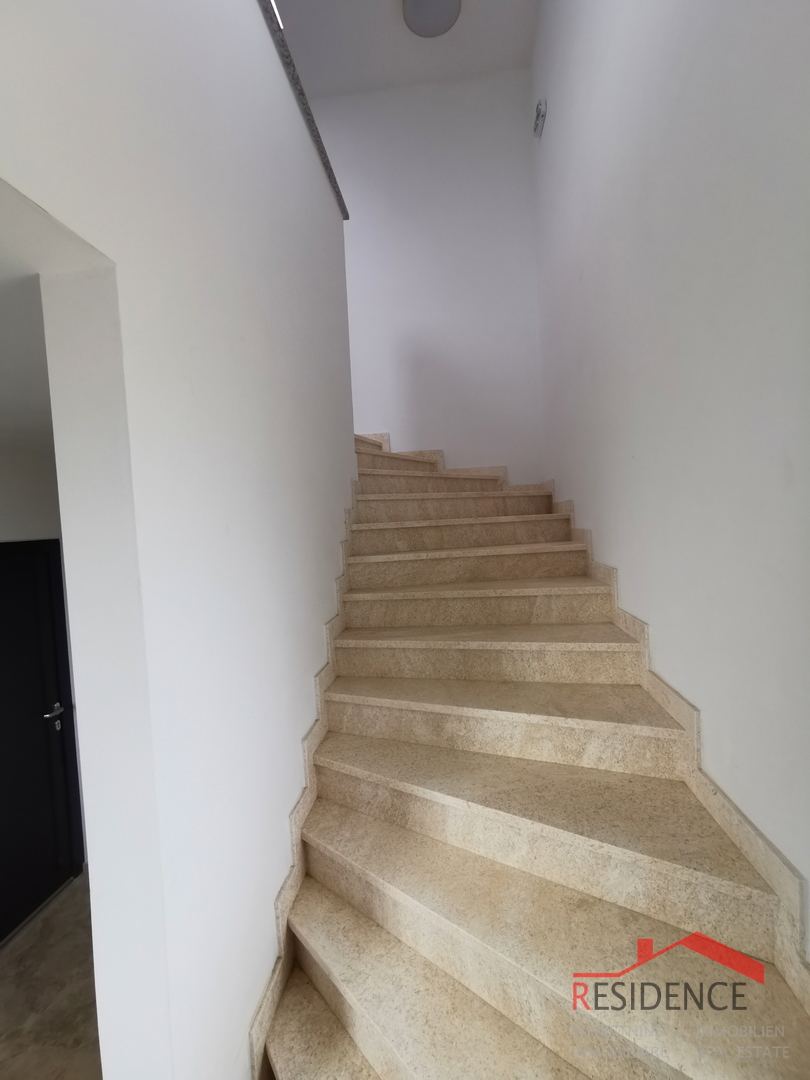 Medolino, casa indipendente con 3 appartamenti, vista mare