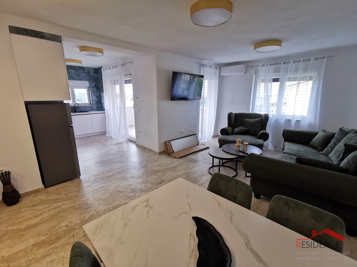 Medolino, casa indipendente con 3 appartamenti, vista mare