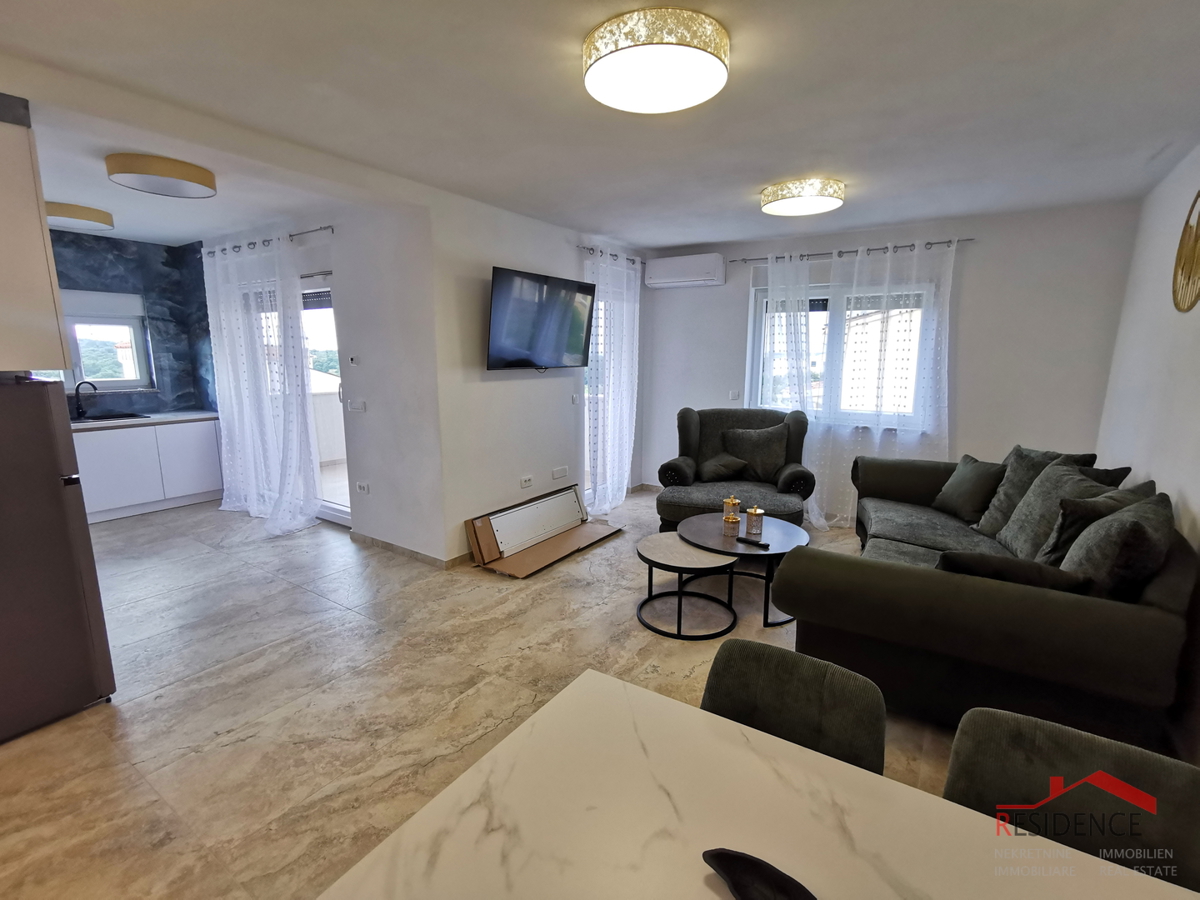 Medolino, casa indipendente con 3 appartamenti, vista mare