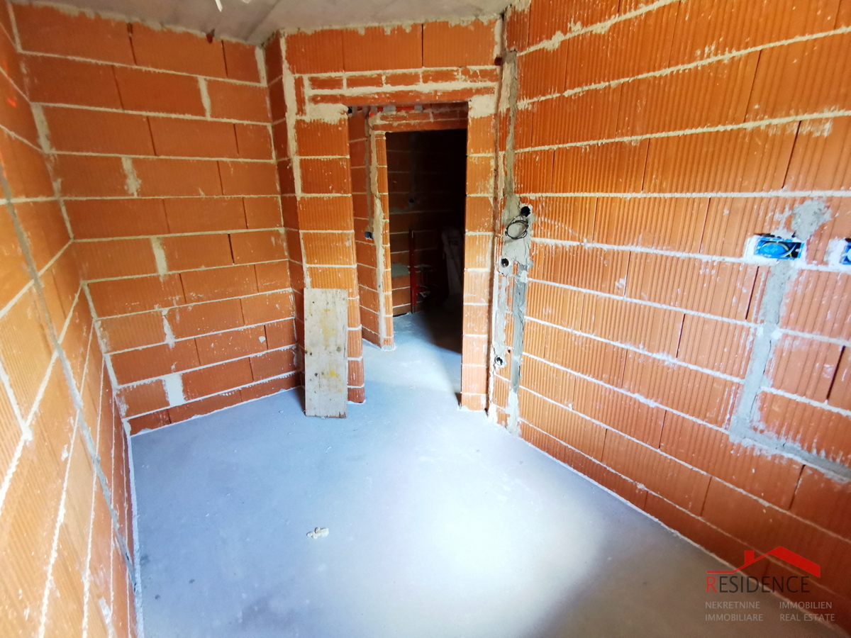 Pola, Valdebek, appartamento al piano terra, 2 camere da letto, posto auto