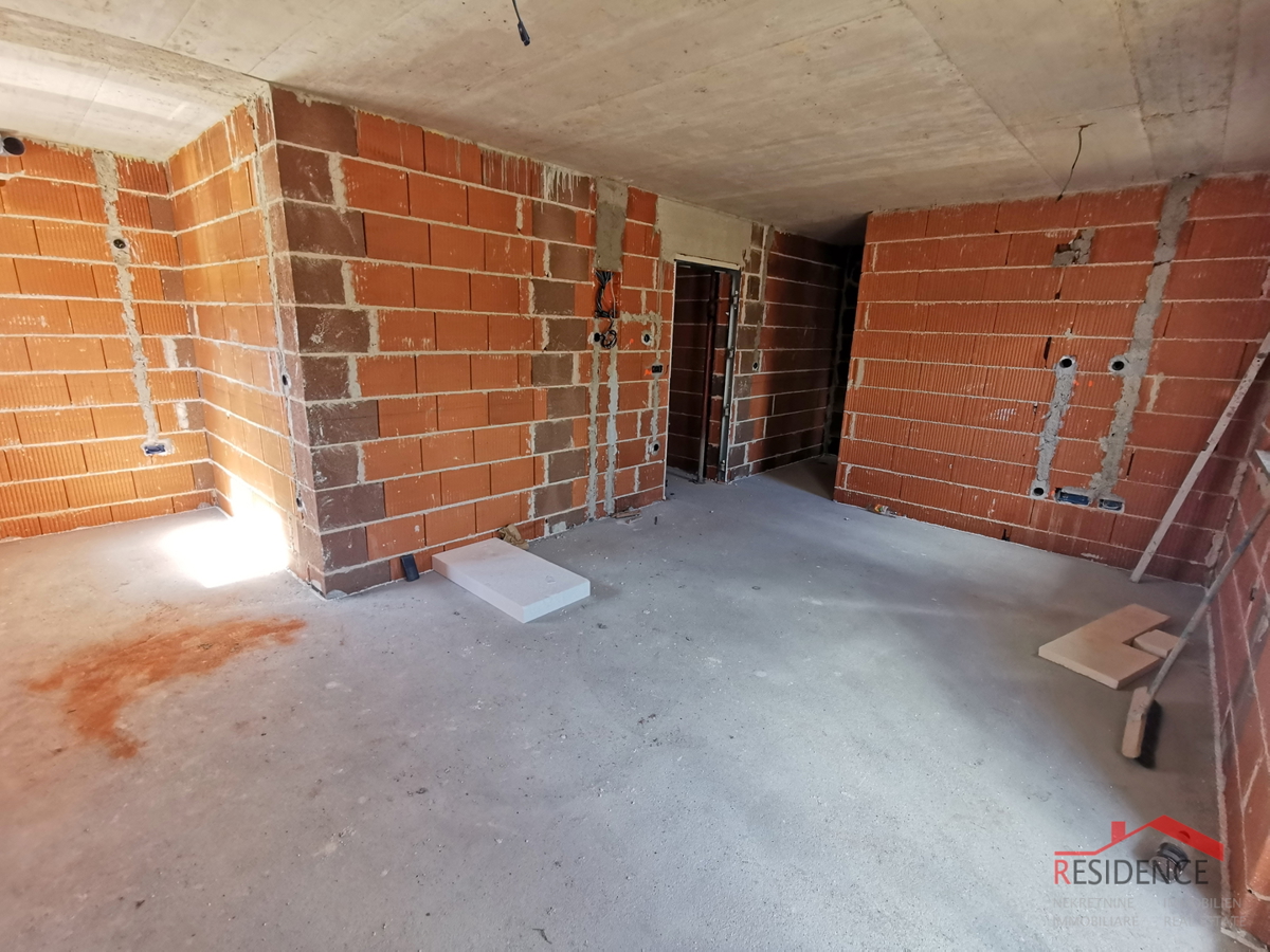 Pola, Valdebek, appartamento al piano terra, 2 camere da letto, posto auto