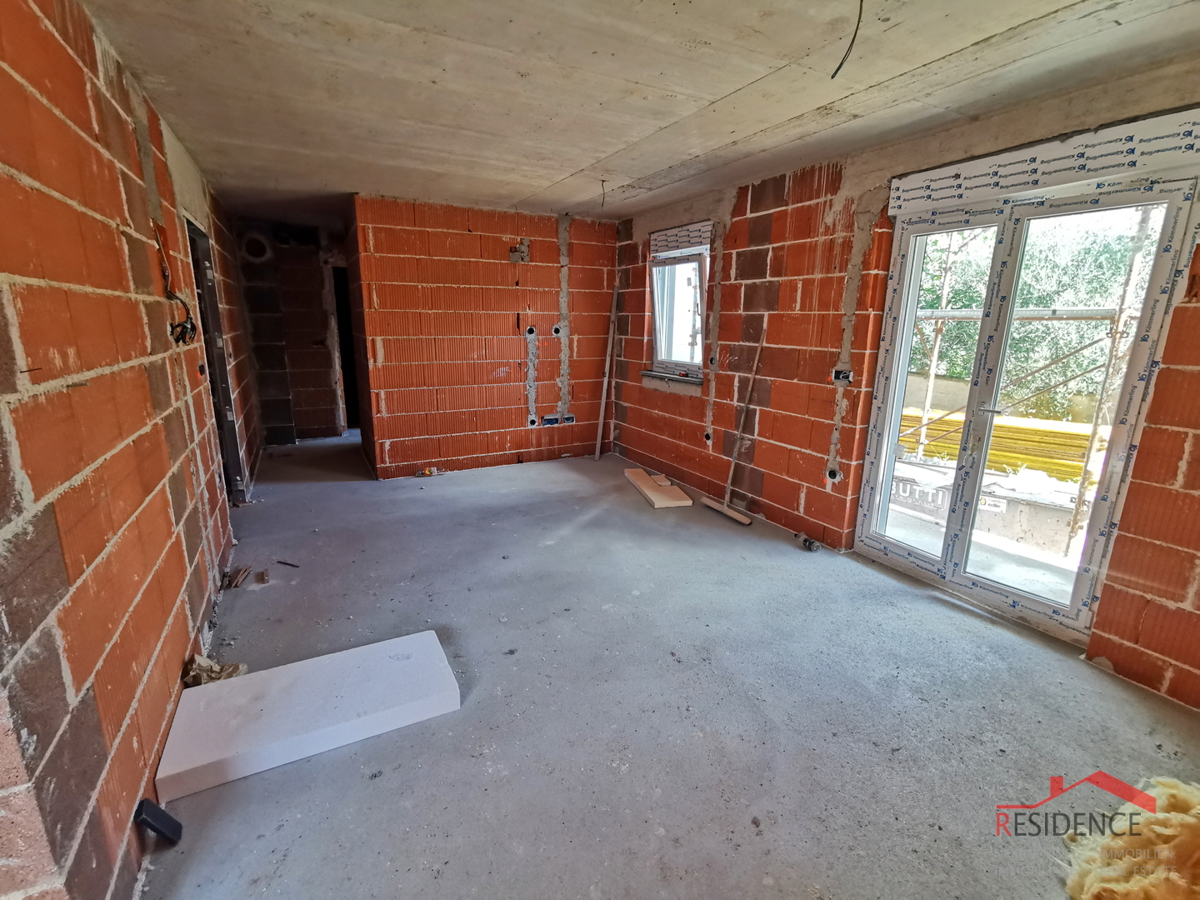 Pola, Valdebek, appartamento al piano terra, 2 camere da letto, posto auto