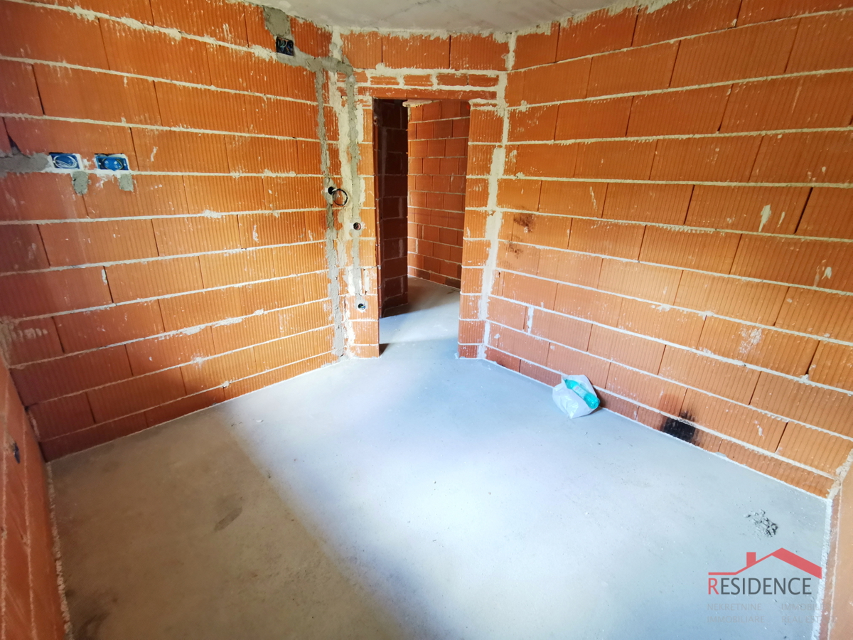 Pola, Valdebek, appartamento al piano terra, 2 camere da letto, posto auto