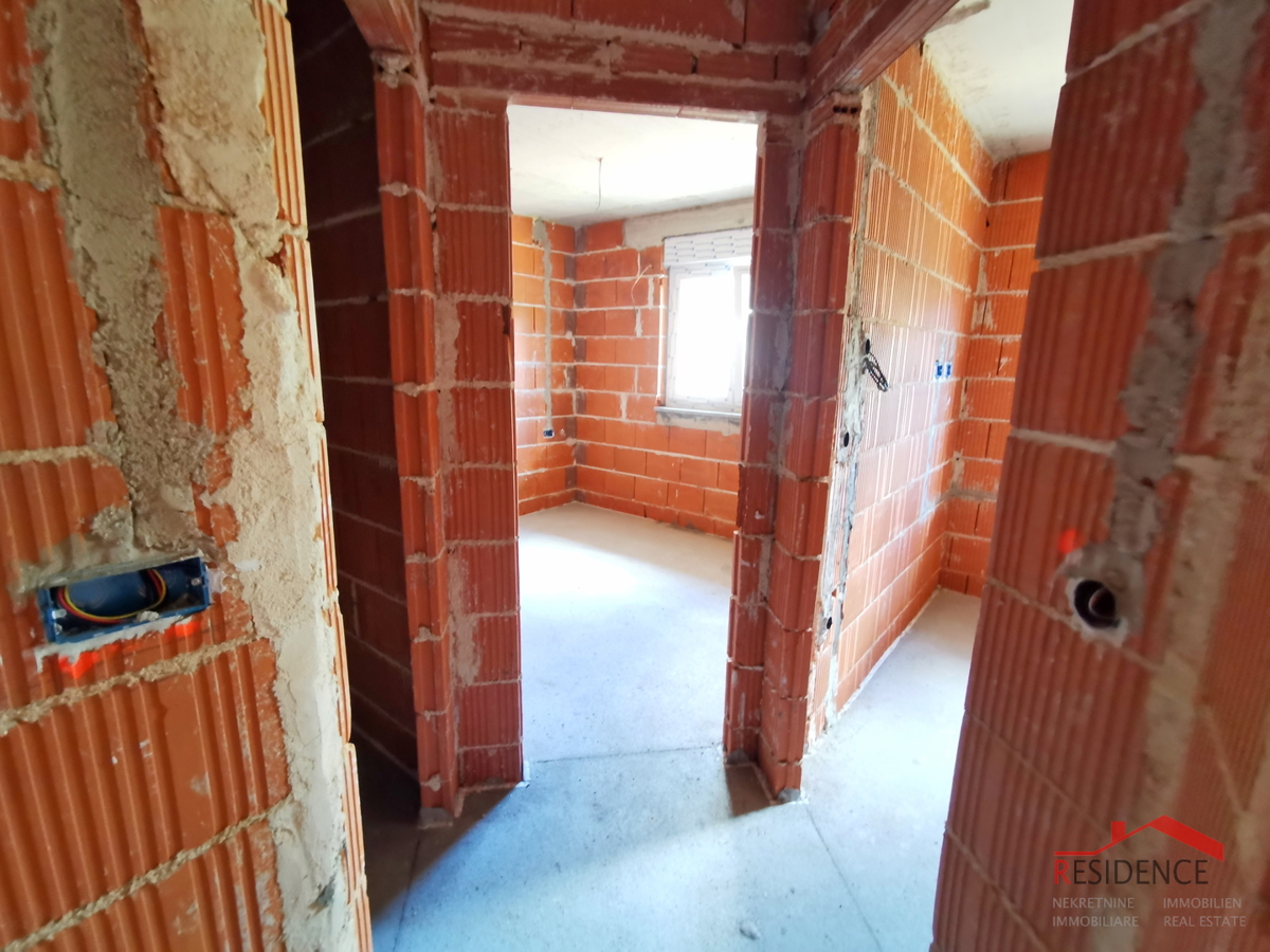 Pola, Valdebek, appartamento al piano terra, 2 camere da letto, posto auto