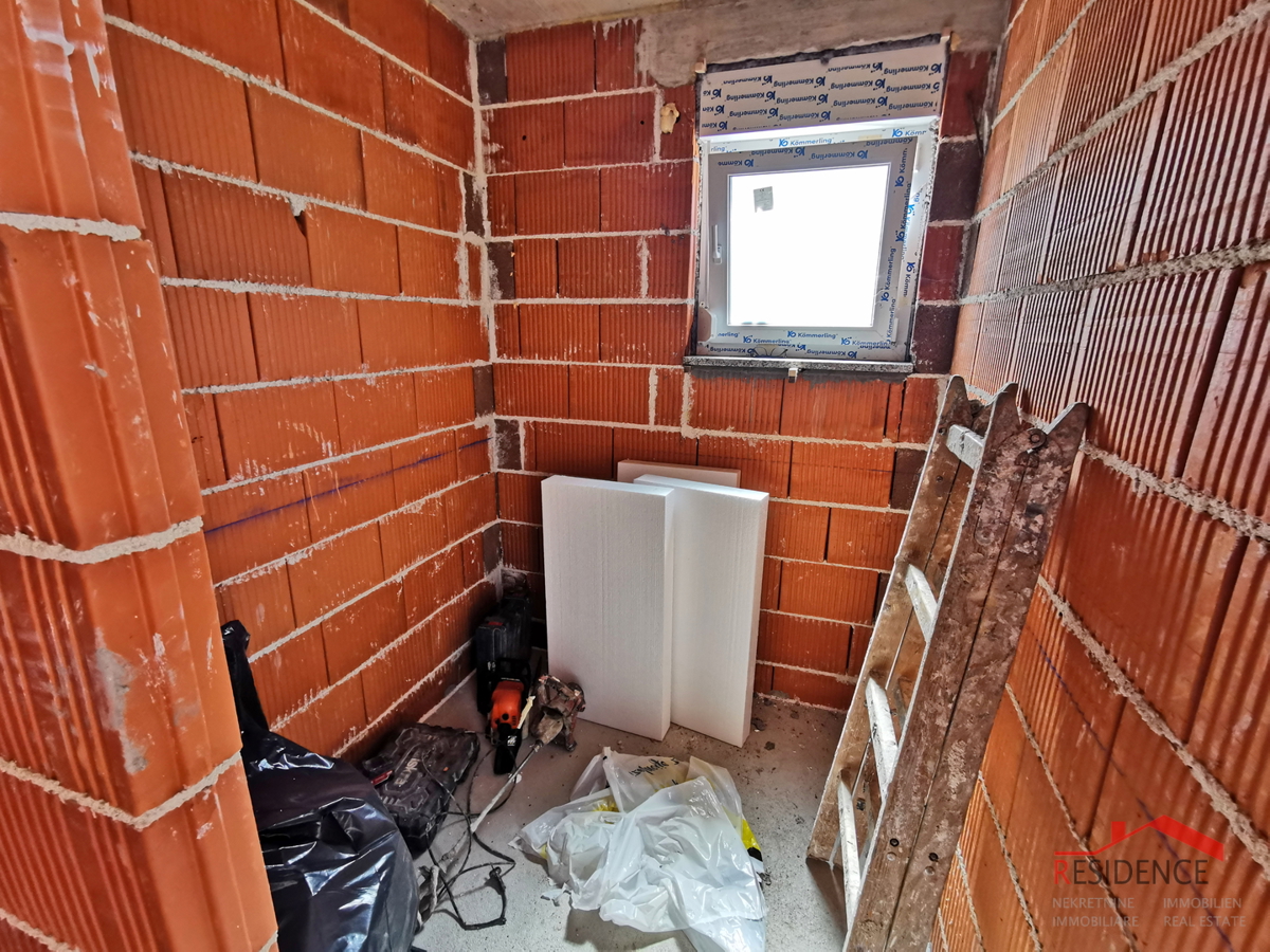 Pola, Valdebek, appartamento al piano terra, 2 camere da letto, posto auto