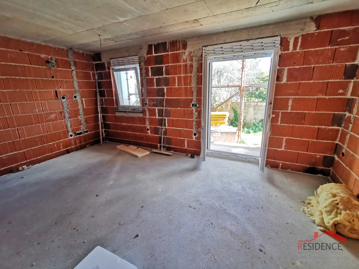 Pola, Valdebek, appartamento al piano terra, 2 camere da letto, posto auto