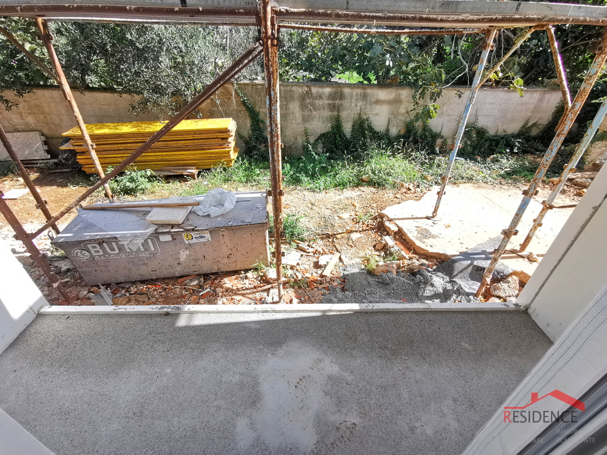 Pola, Valdebek, appartamento al piano terra, 2 camere da letto, posto auto