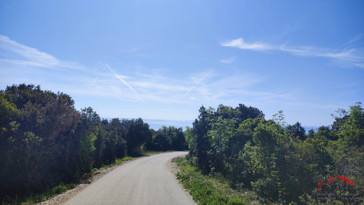 Kavran, grande terreno non urbanizzato