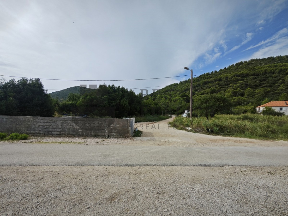 TERRENO FRONTE MARE IN VENDITA A BROCE, PELJESAC