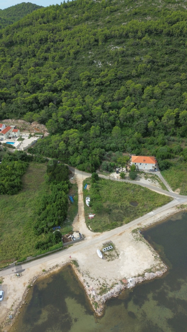 TERRENO FRONTE MARE IN VENDITA A BROCE, PELJESAC