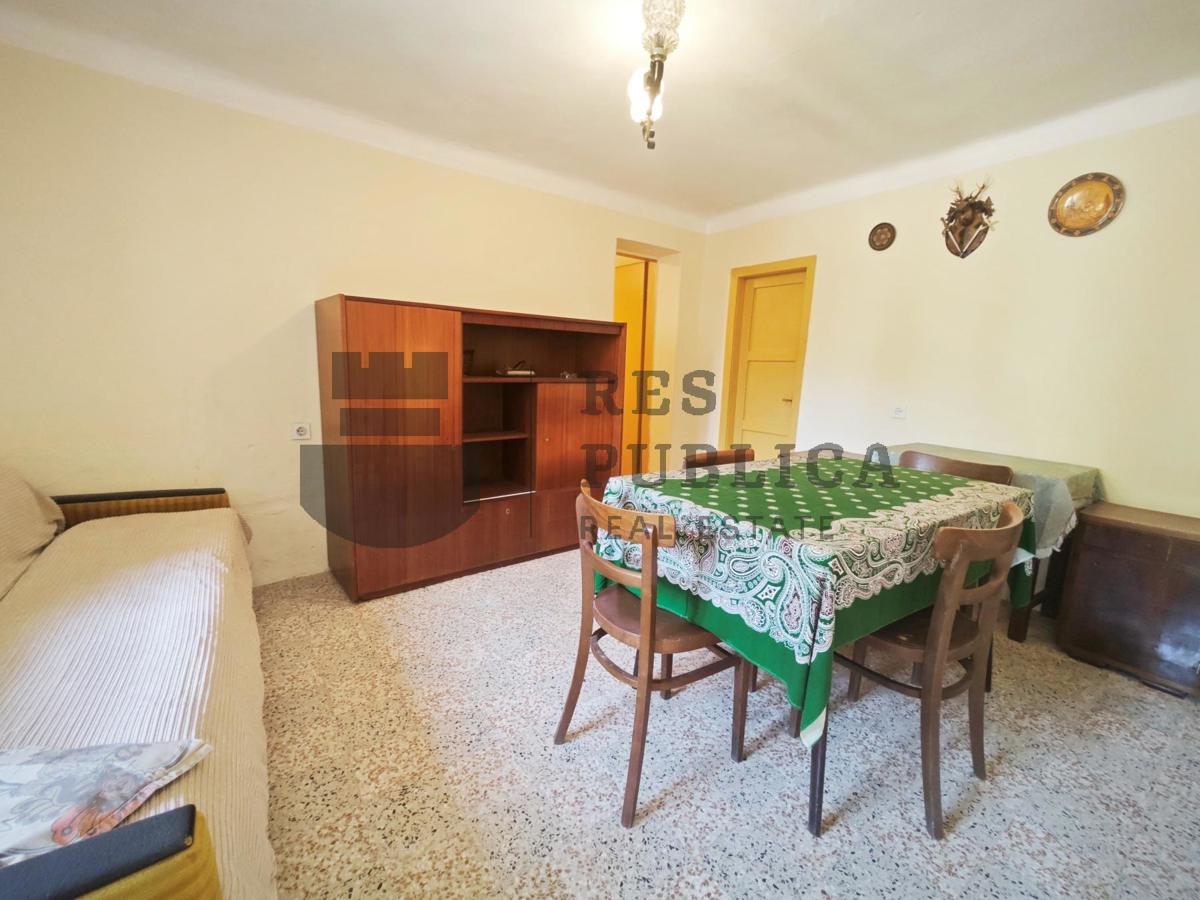 Casa con rudere in una zona tranquilla della penisola di Pelješac

