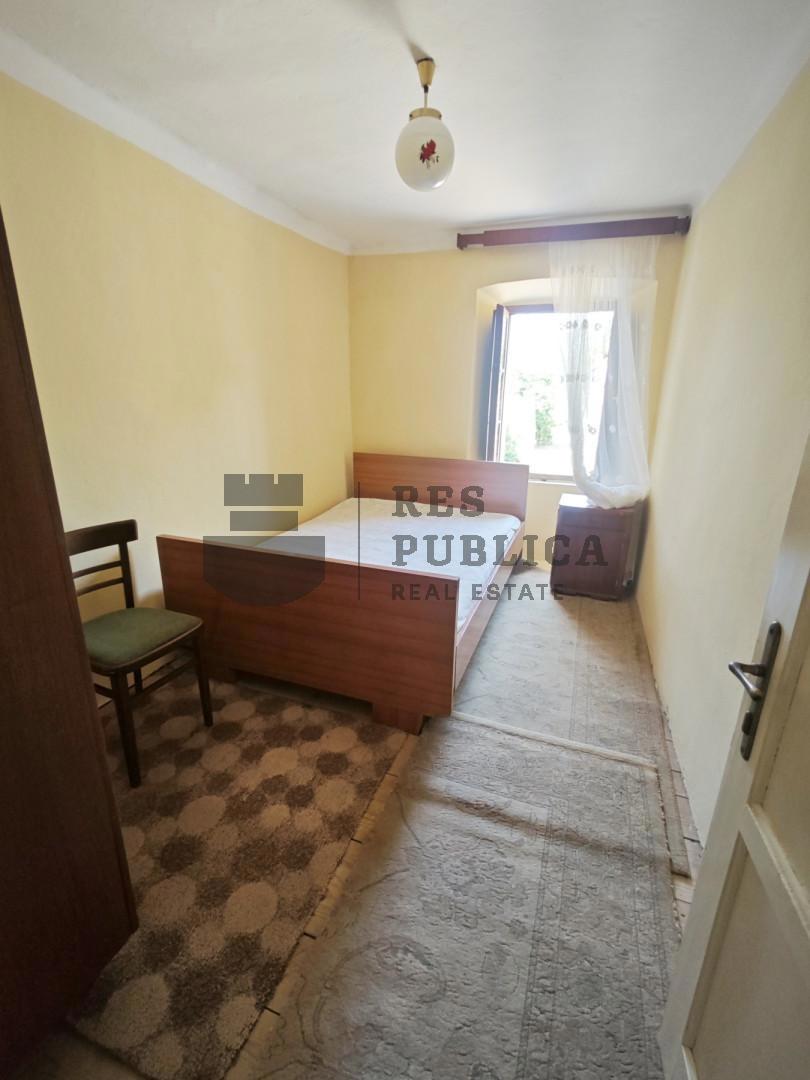 Casa con rudere in una zona tranquilla della penisola di Pelješac

