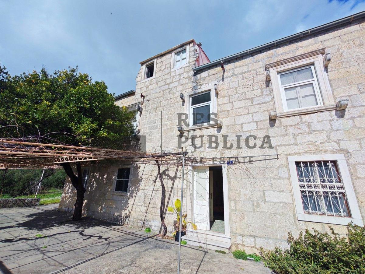 CASA IN PIETRA A PELJESAC