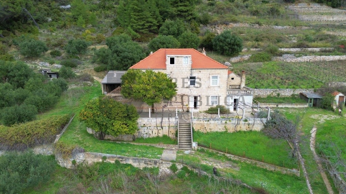 CASA IN PIETRA A PELJESAC