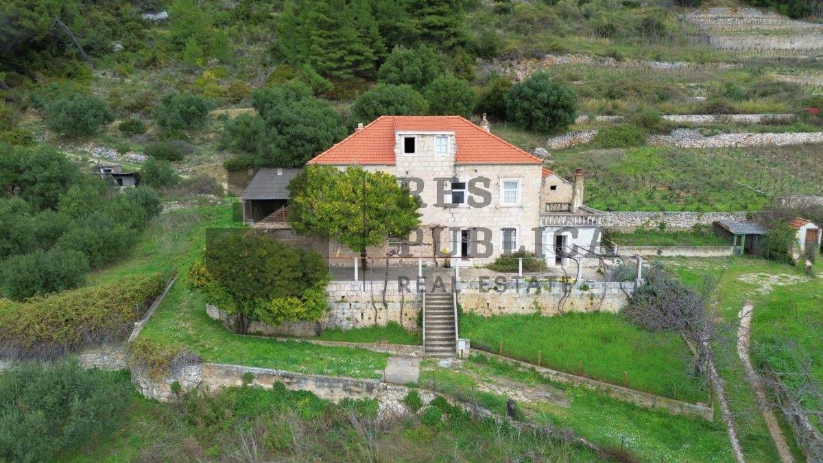 CASA IN PIETRA A PELJESAC