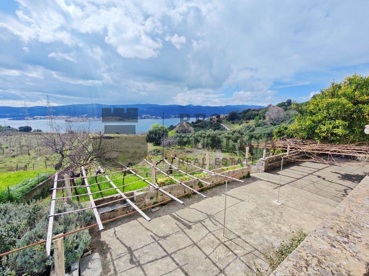 CASA IN PIETRA A PELJESAC